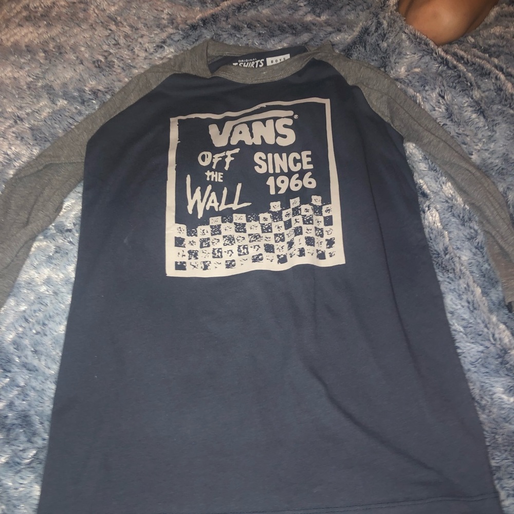 2 size Small (8) vans boys shirts